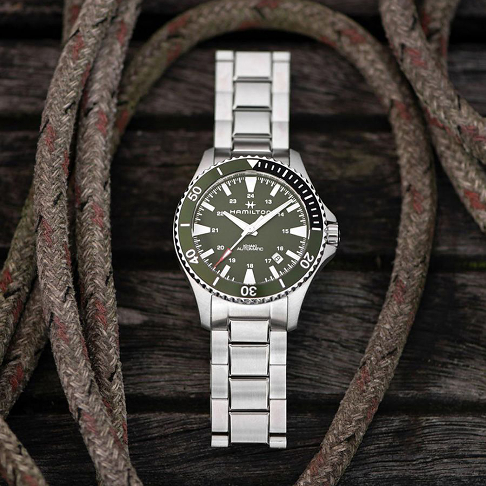 Orologio Hamilton Khaki H82375161 Khaki Navy Scuba • EAN: 7640167049936 •  Orologio.it