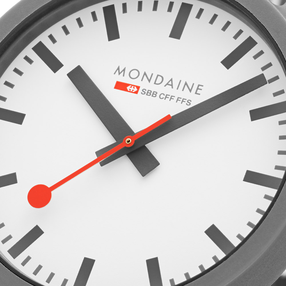 Orologio Mondaine Essence MS1.41111.LH Essence • EAN: 7630040998666 •  Orologio.it